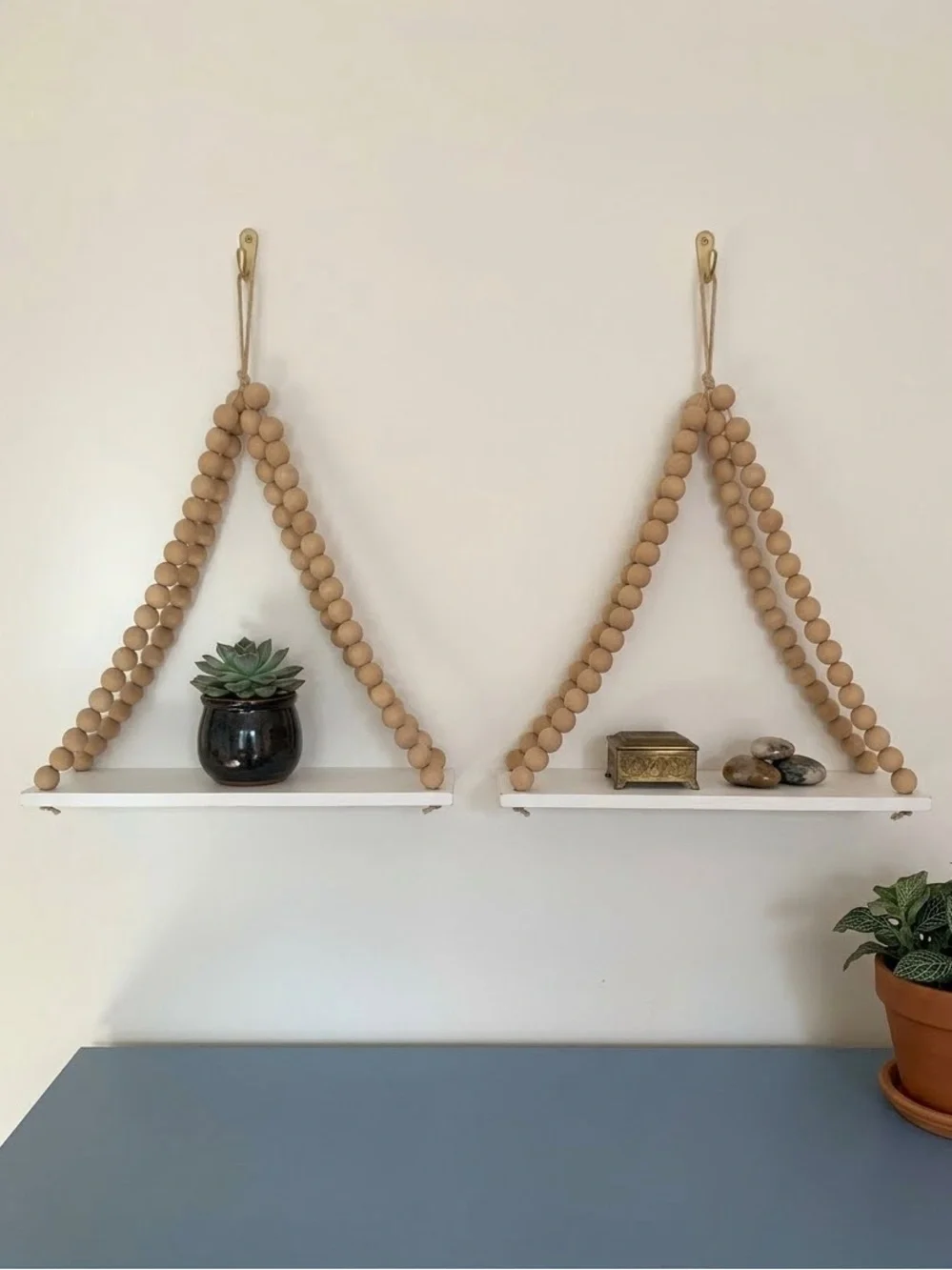 Set of Natural Wood Bead Hanging Shelves Beige
